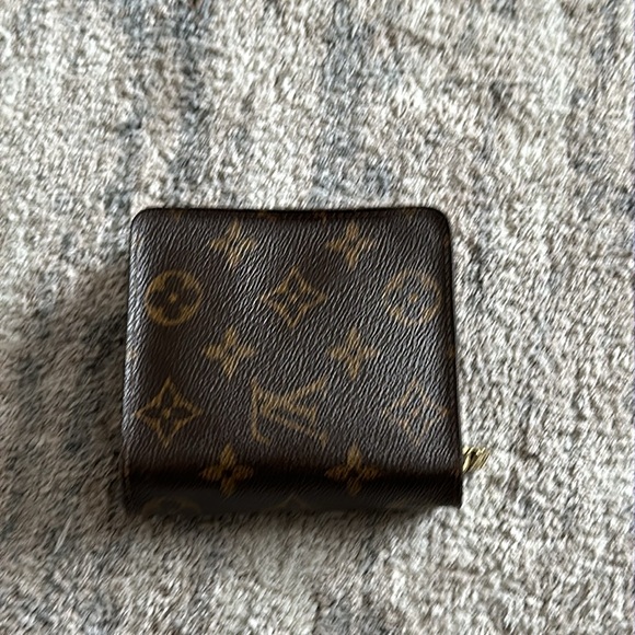 Authentic Louis Vuitton Monogram Compact Zip Wallet - Picture 3 of 9
